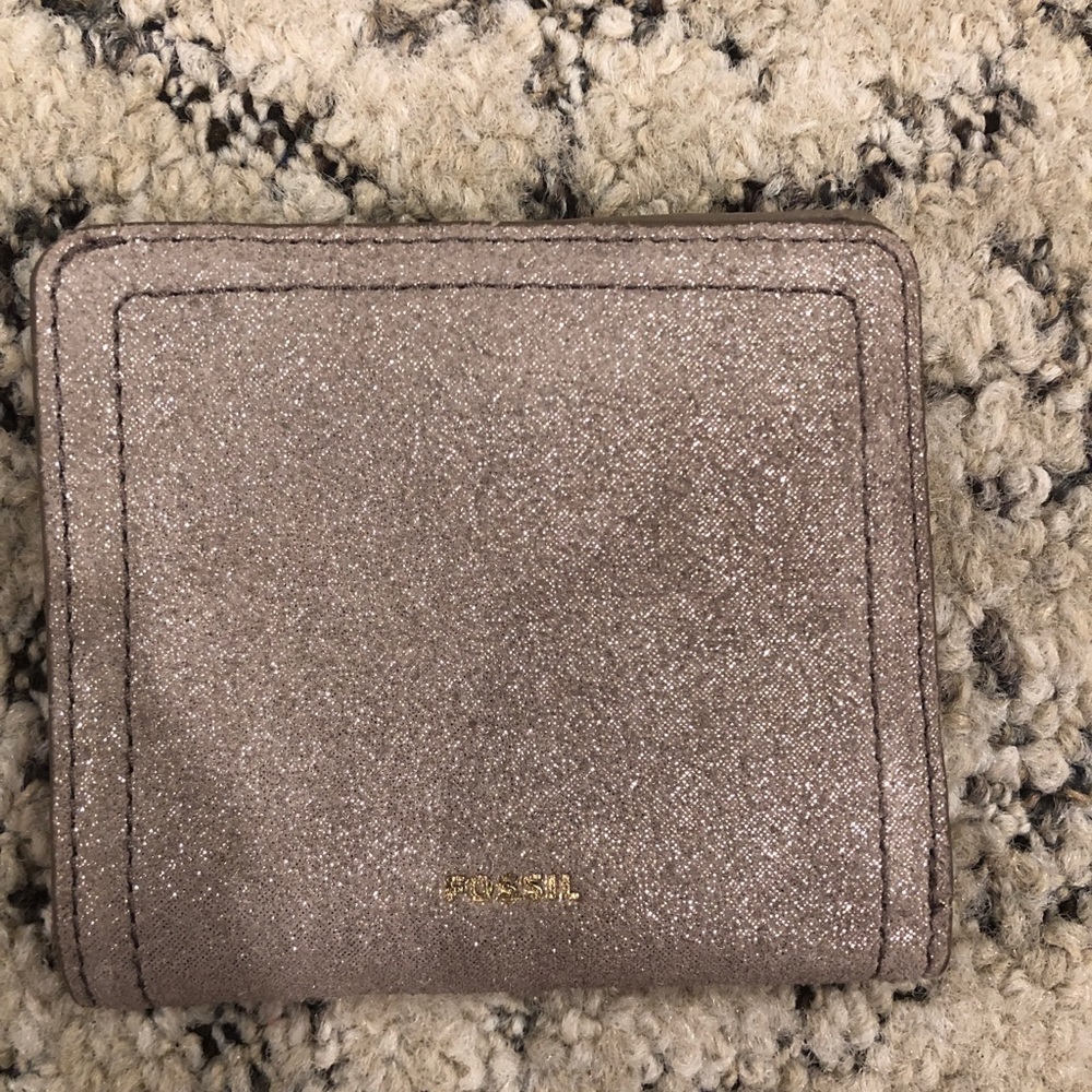 fossil wallet never been used